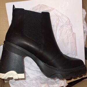 Sorel waterproof heel boots